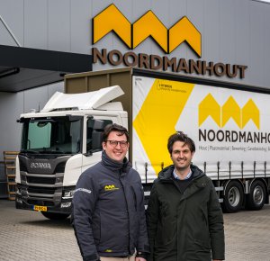 Eerste Scania Plug-in hybride in de Bollenstreek voor Houthandel Noordman    