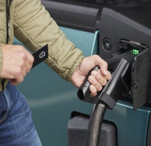 Doorbraak voor snel opladen van elektrische trucks: Volvo Trucks introduceert snellaadnetwerk