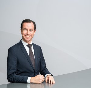 Dr. Tobias Burger gestart als COO Air & Sea Logistics bij Dachser