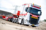 Mud Grond- en Transportwerken neemt nieuwe  Scania 660S 8x4 zwaar transporttrekker in gebruik